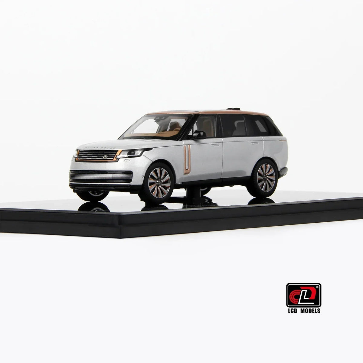Land Rover Range Rover SV SERENITY, 1:43 Scale (Silver) collectible diecast model at Poketwheels