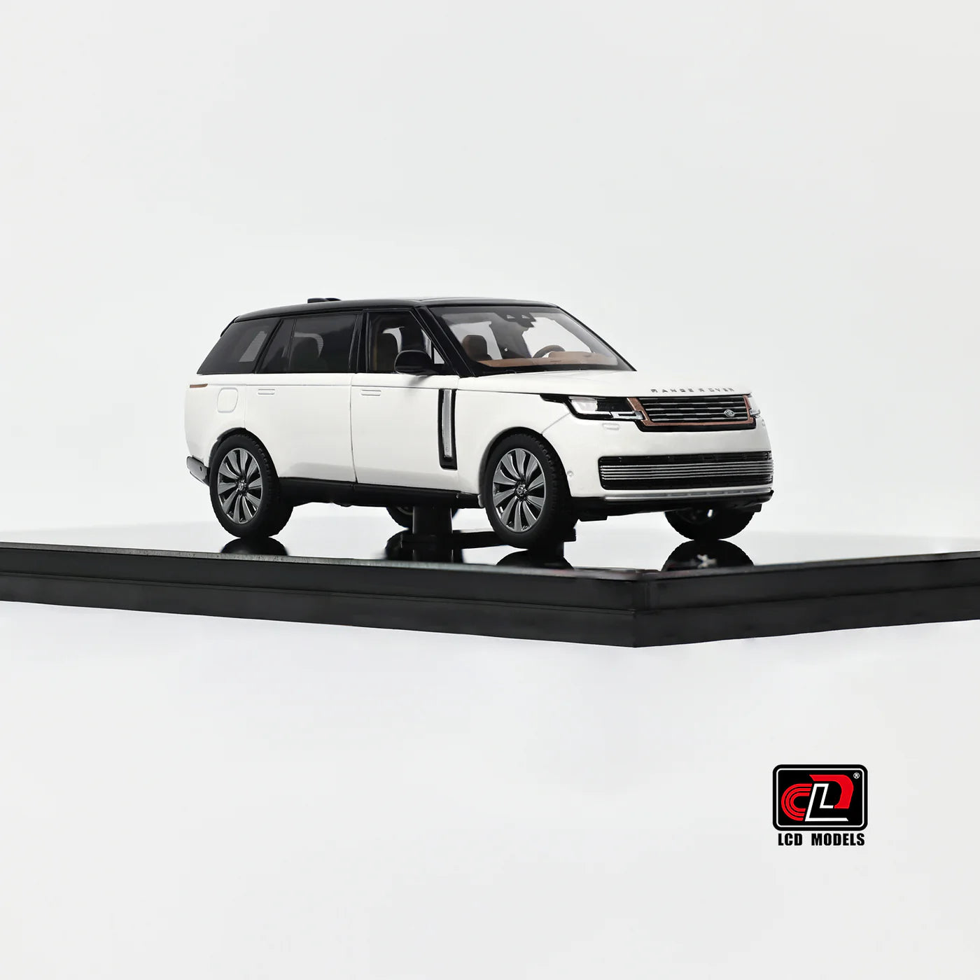 LCD Land Rover Range Rover SV Serenity White with Black Roof 1:43 Scale Diecast Model