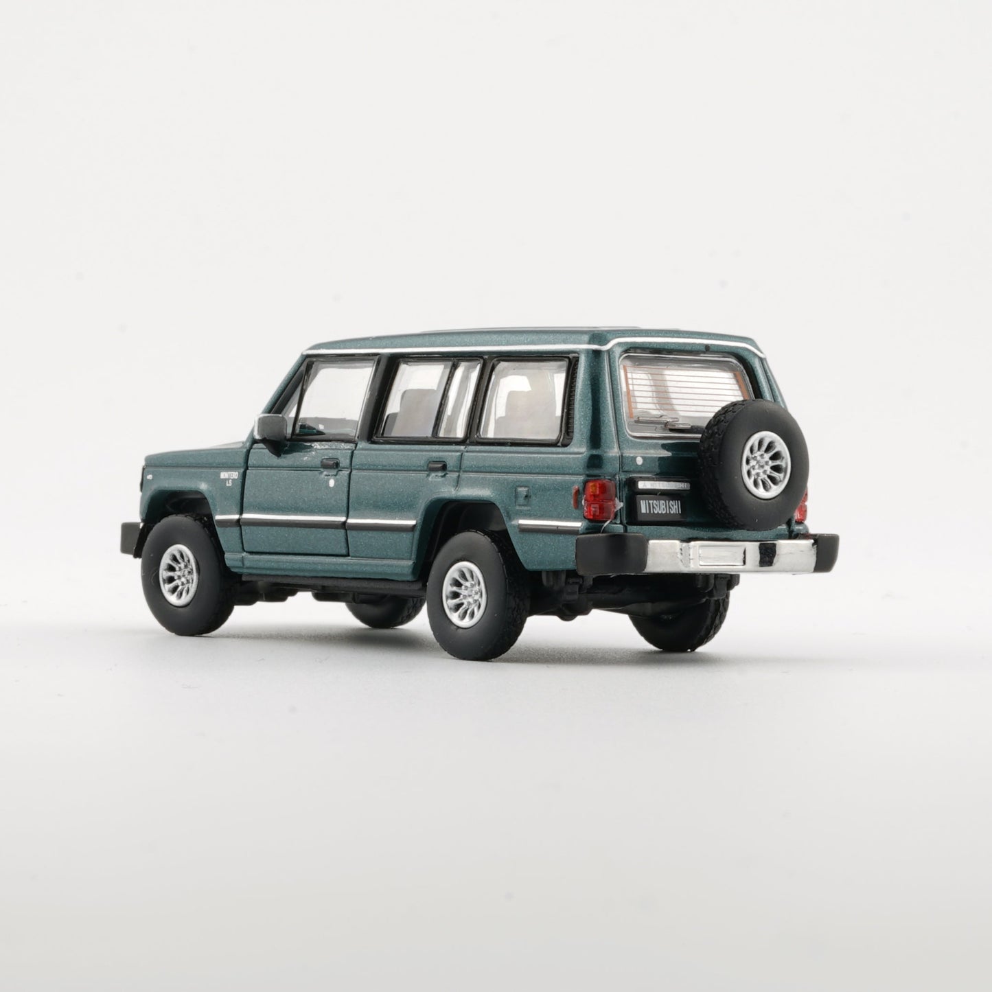 1:64 Mitsubishi 1st Gen Pajero 1983 – Green (RHD)
