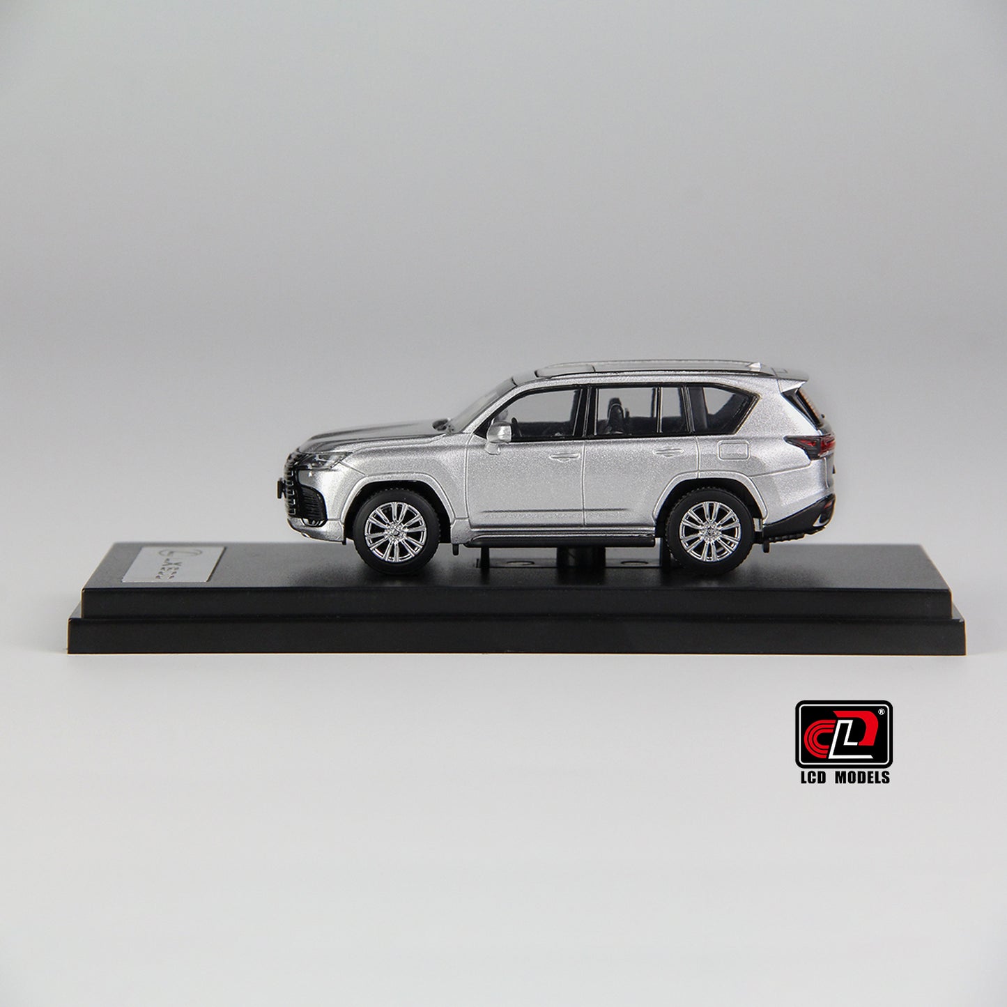 Lexus LX600 1:64
