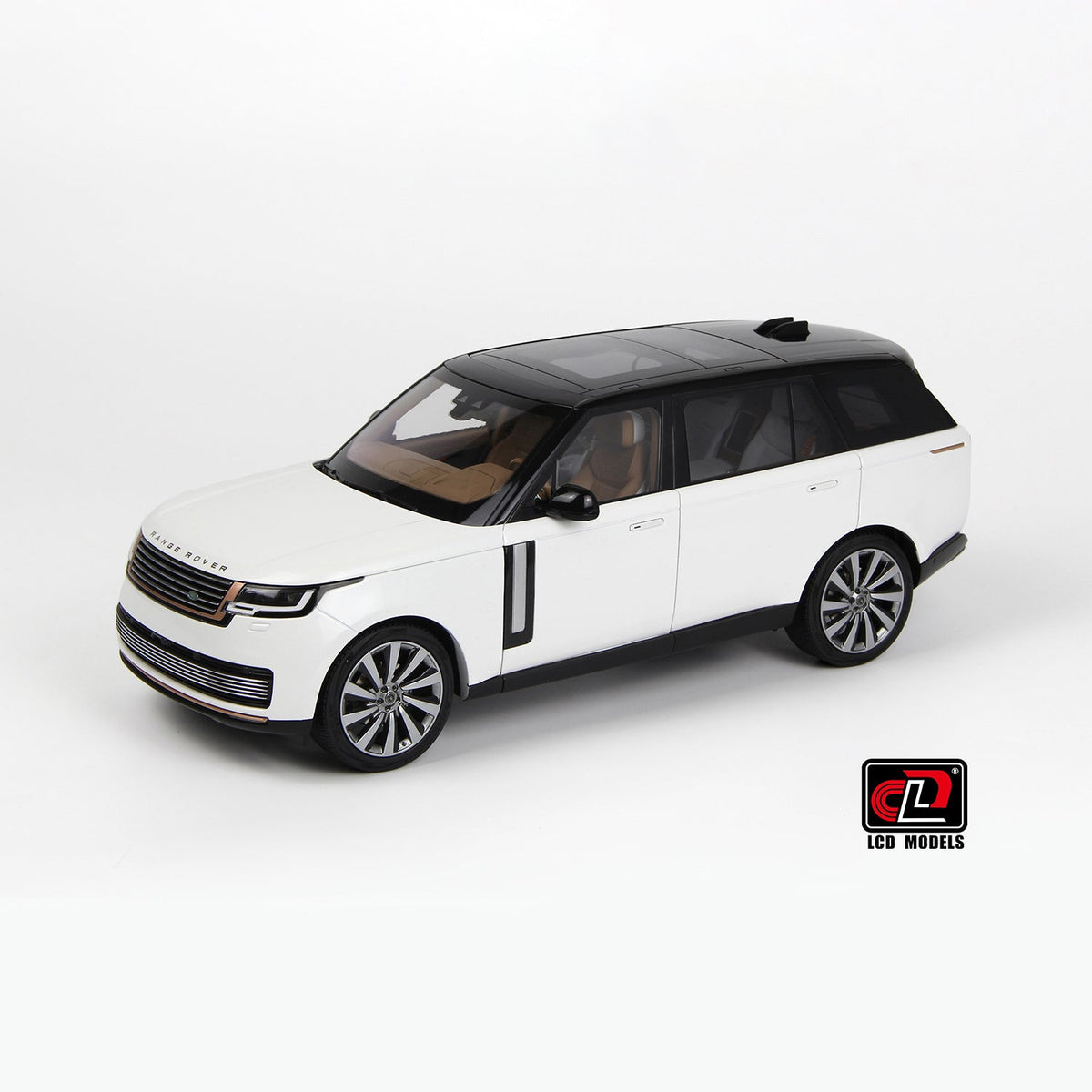 Land Rover Range Rover SV SERENITY 2022, 1:18 Scale (White with Black Roof) collectible diecast model at Poketwheels