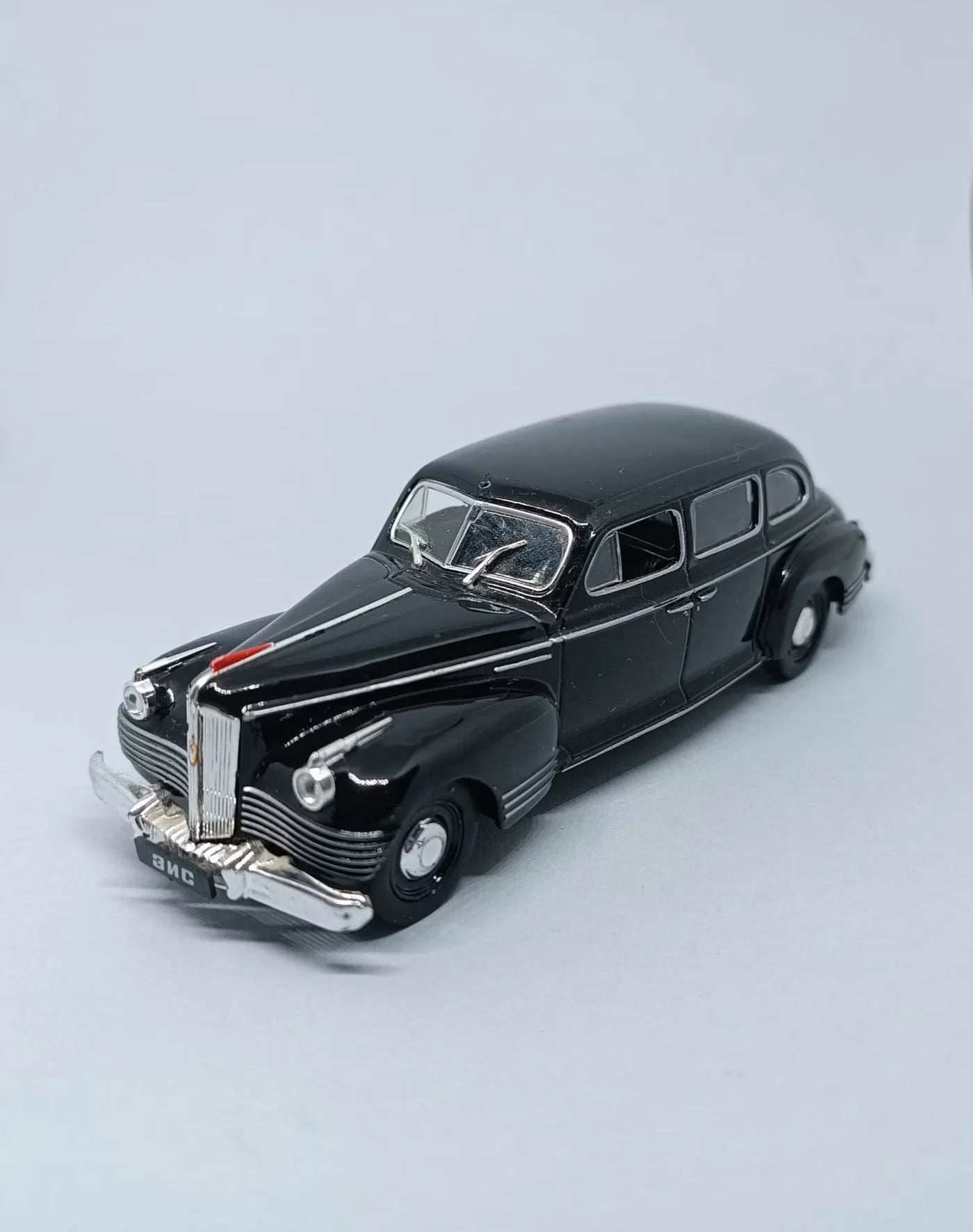 Perka ZIS-110 Ultra Luxury Limousine Black 1:64 Scale Diecast Model