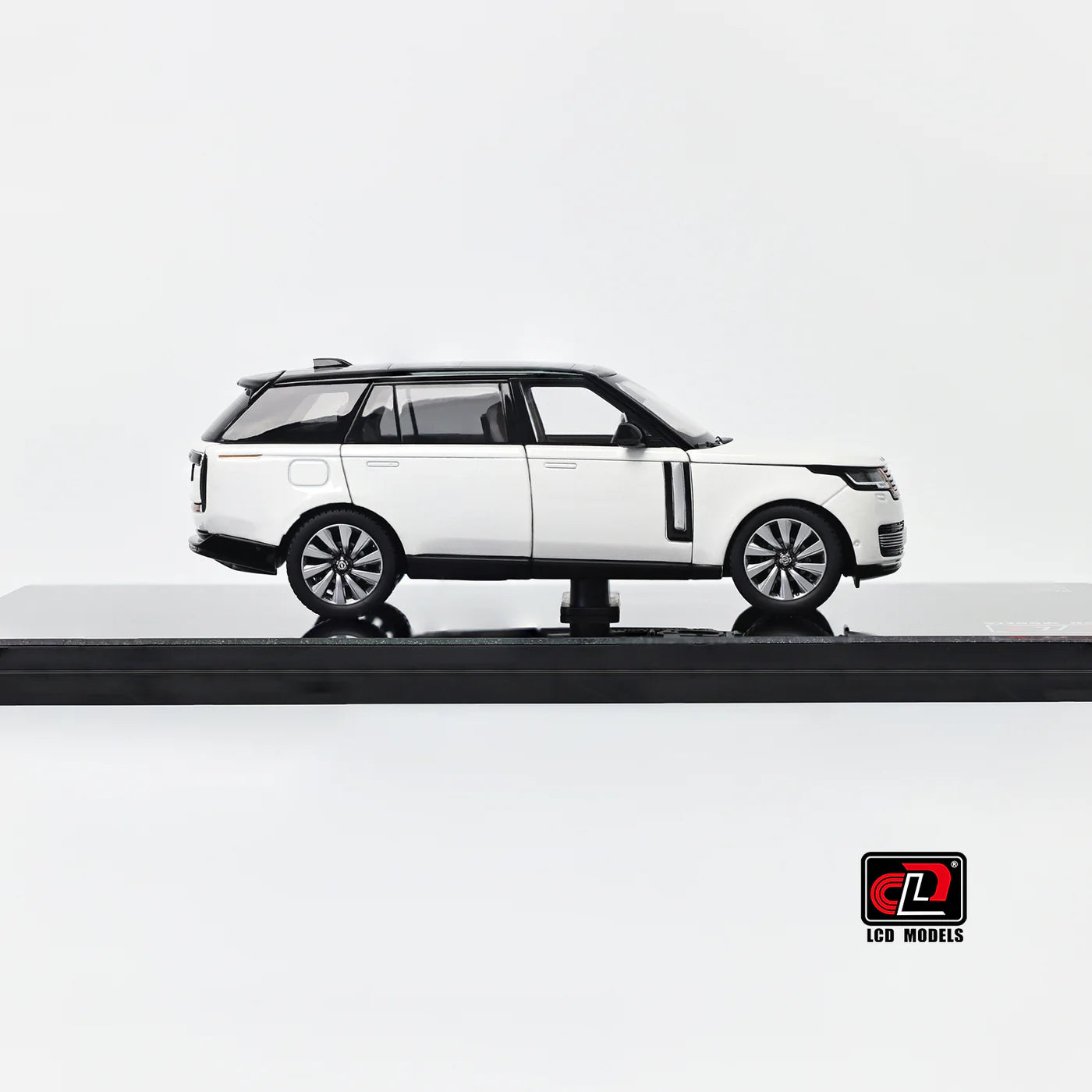 LCD Land Rover Range Rover SV Serenity White with Black Roof 1:43 Scale Diecast Model