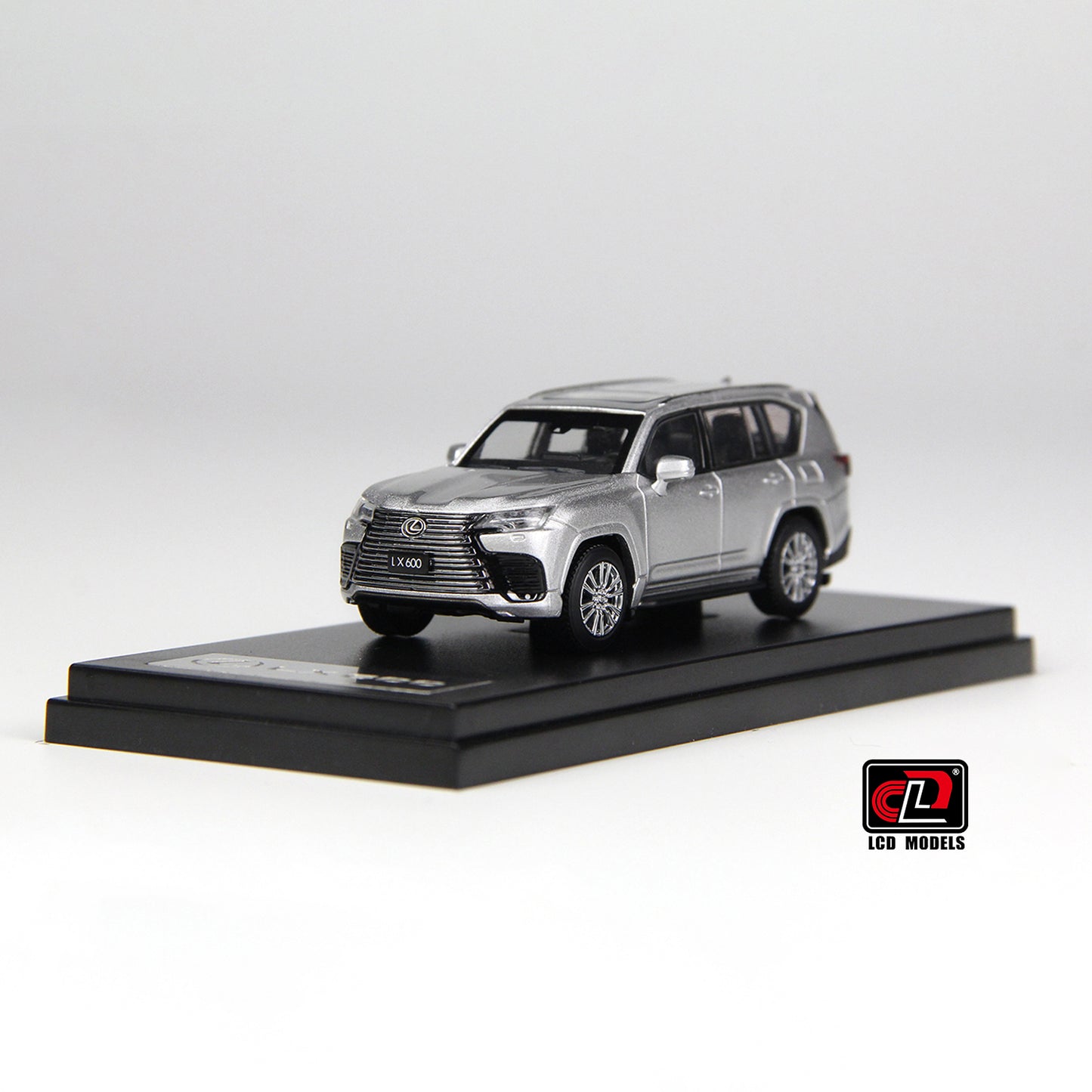 Lexus LX600 1:64