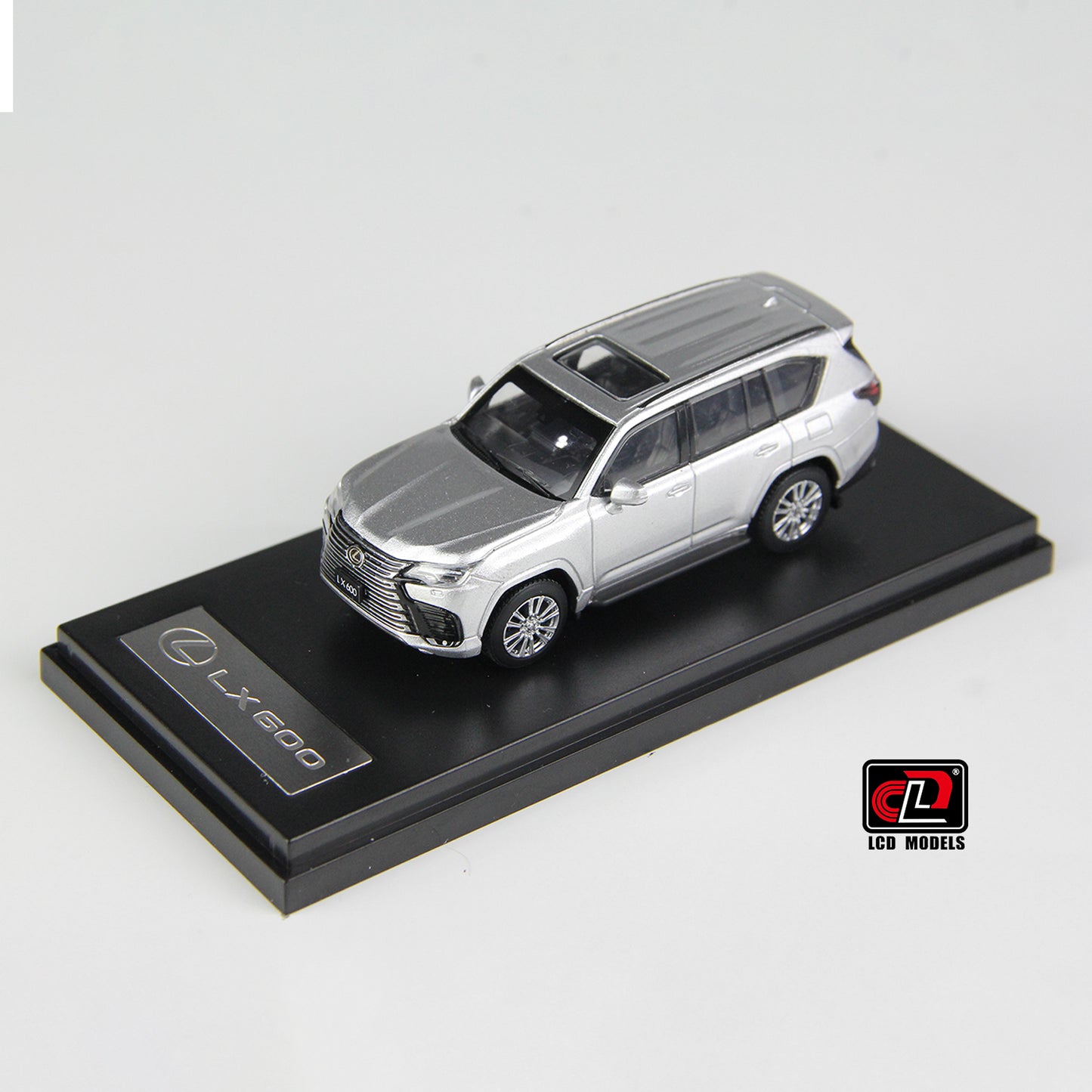 Lexus LX600 1:64