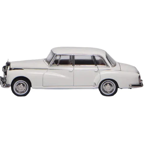 GFCC Mercedes-Benz 300D 1959 White 1:64 Scale Diecast Model