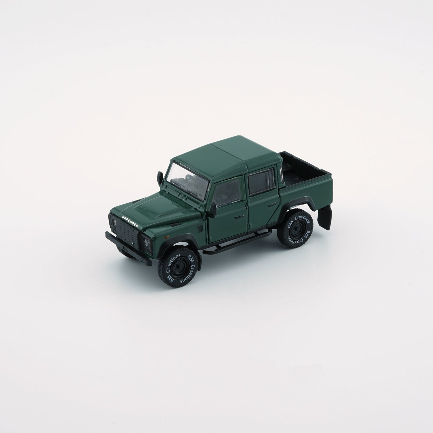 1:64 Land Rover 2016 Defender 110 Pick Up – Green (LHD)