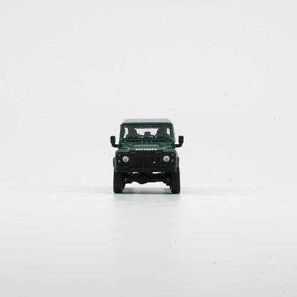 1:64 Land Rover 2016 Defender 110 Pick Up – Green (LHD)
