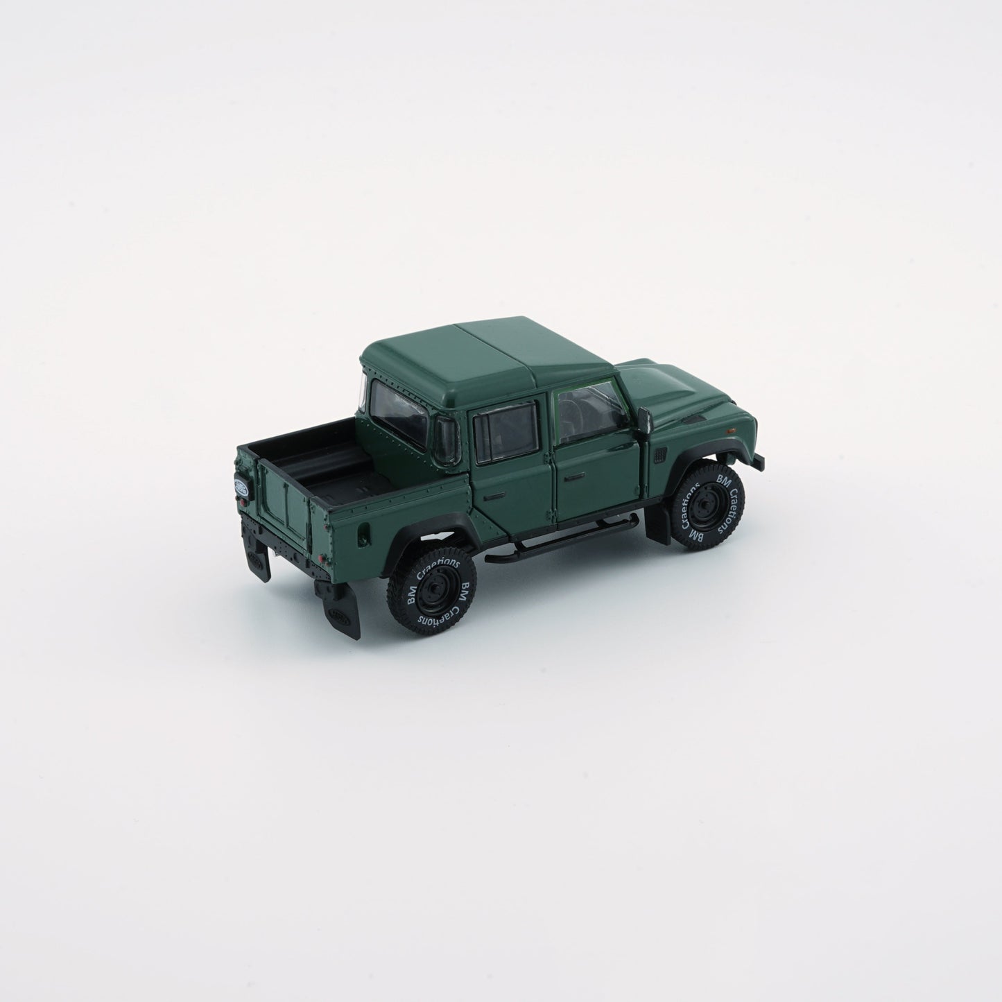 1:64 Land Rover 2016 Defender 110 Pick Up – Green (LHD)