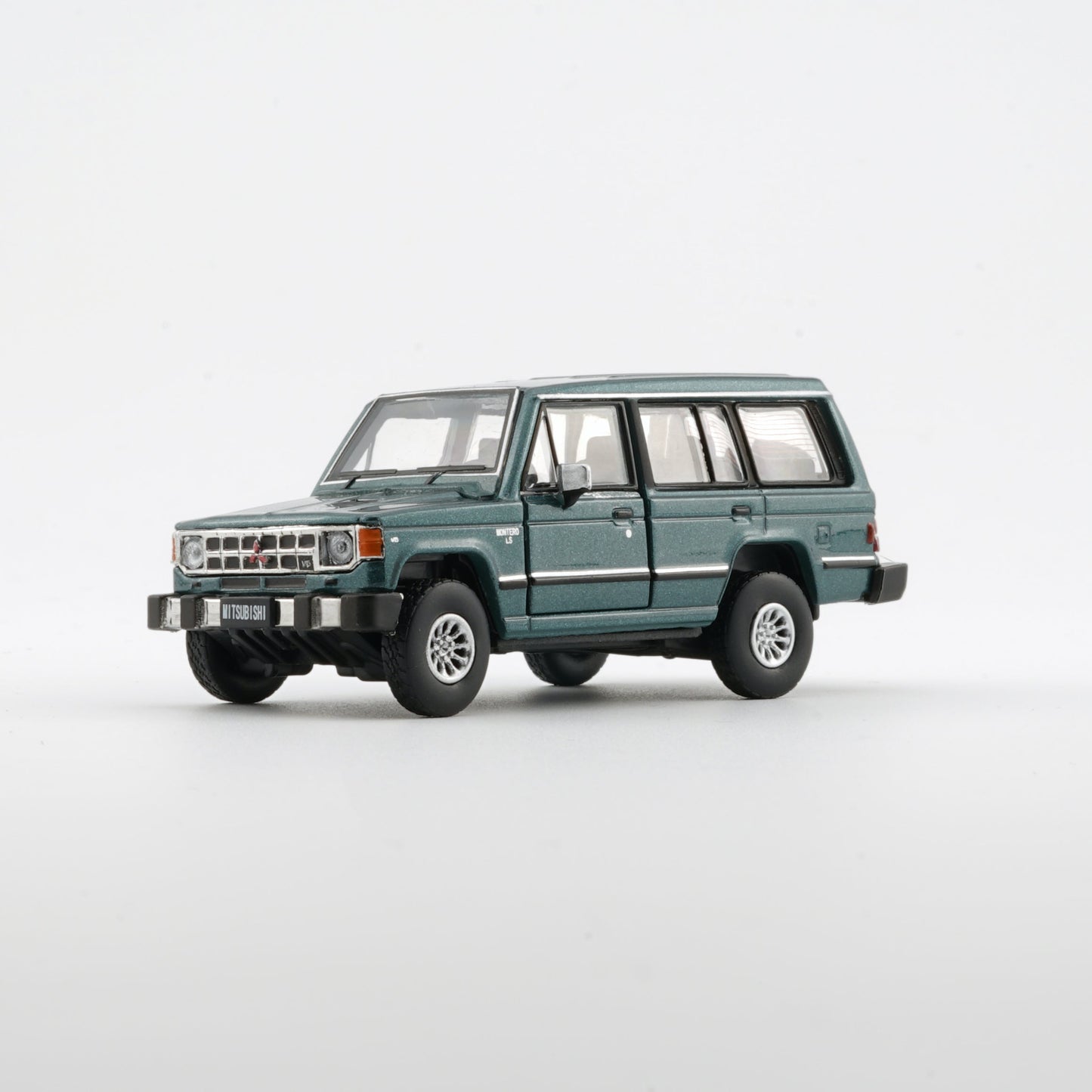 1:64 Mitsubishi 1st Gen Pajero 1983 – Green (RHD)