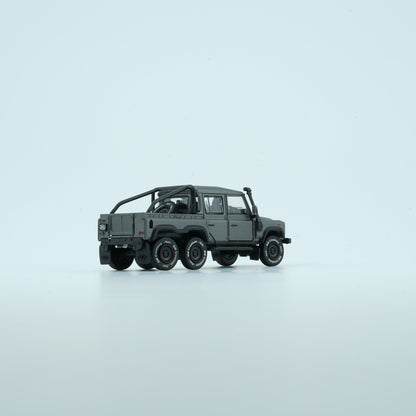 1:64 Land Rover 2016 Defender 110 PickUp 6x6 Accessory Pack – Dark Grey Silver (RHD)