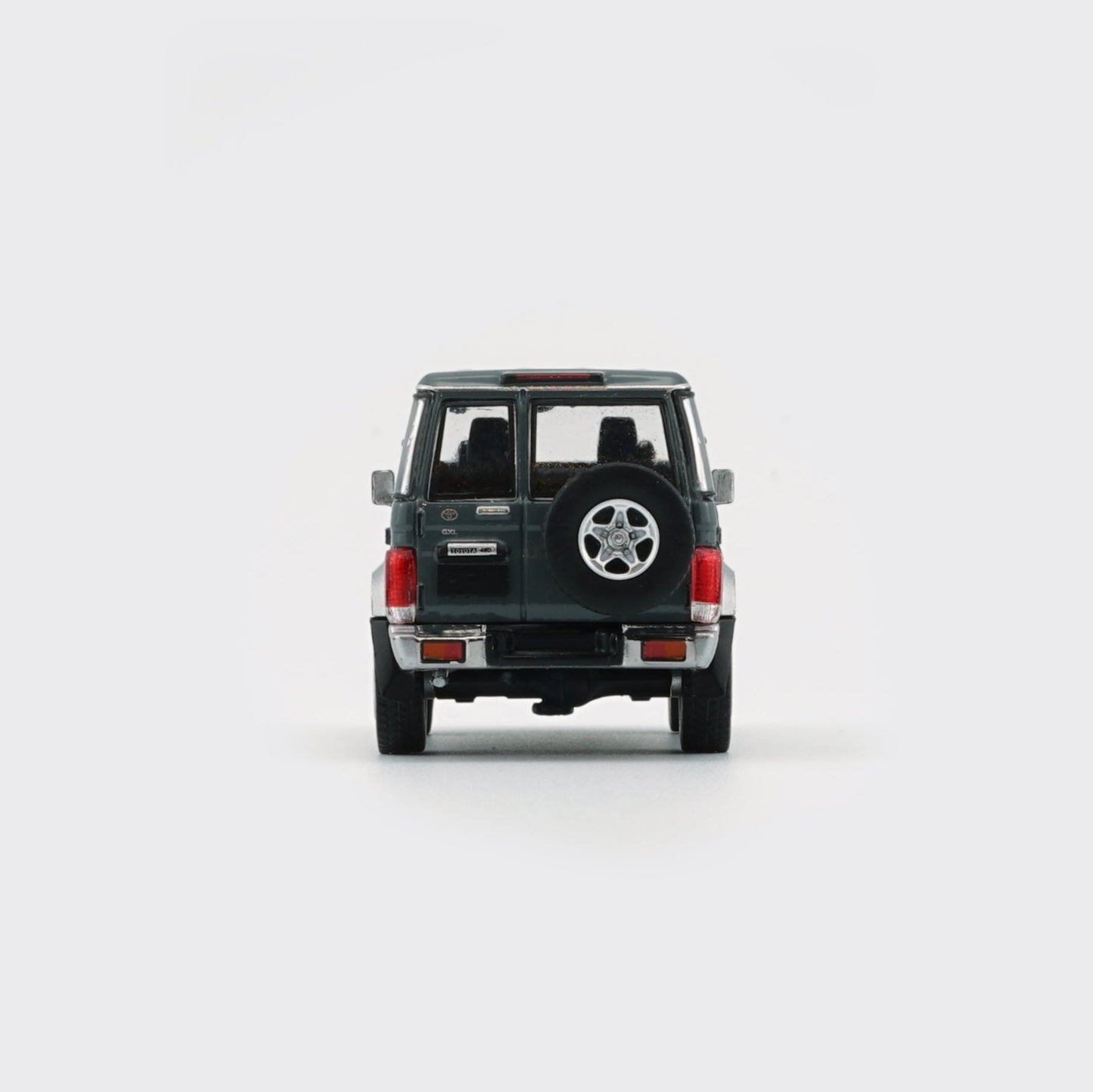 1:64 Toyota Land Cruiser LC76 – Dark Grey (LHD)