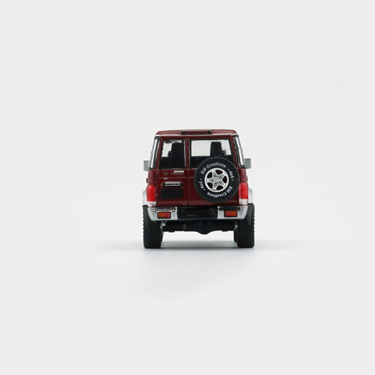 1:64 Toyota Land Cruiser LC76 – Dark Red (LHD)