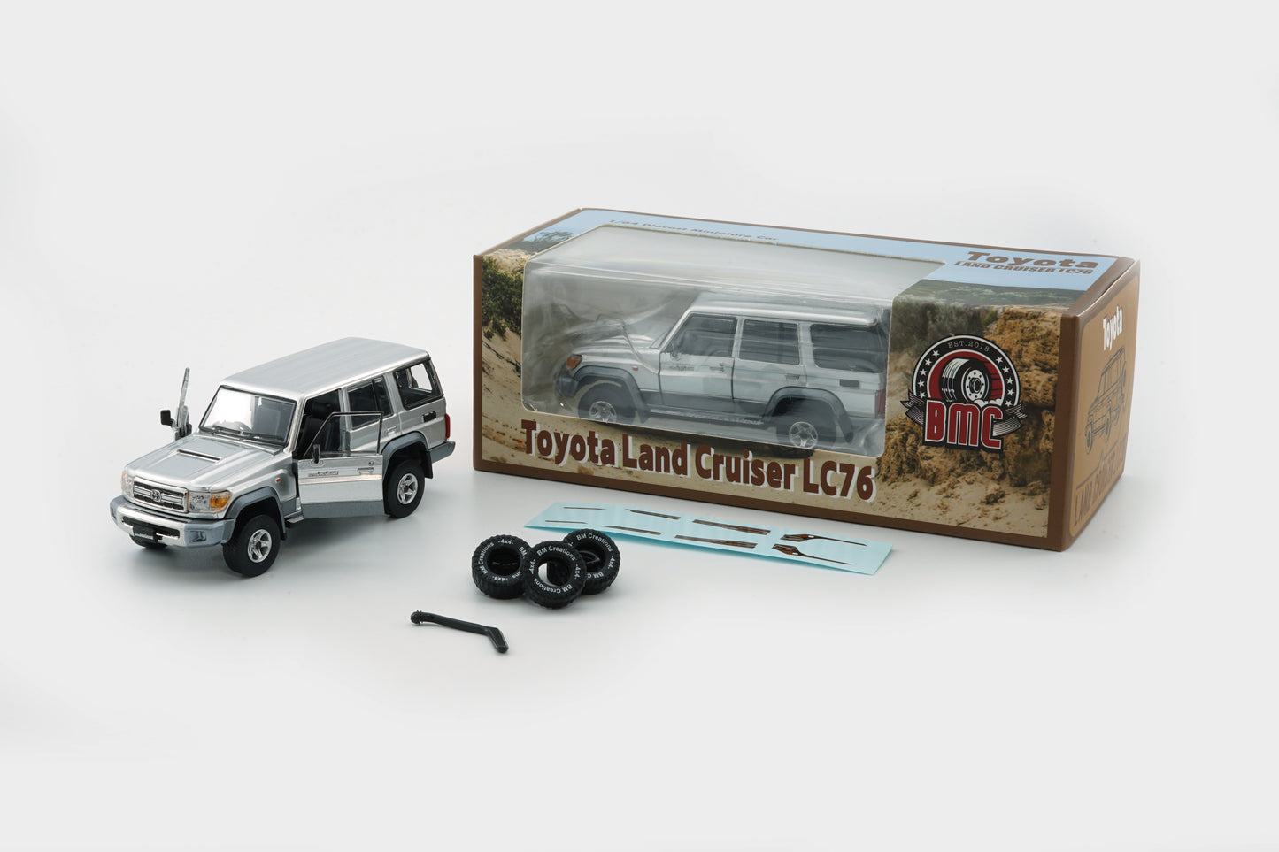 1:64 Toyota Land Cruiser LC76 – Silver (LHD)