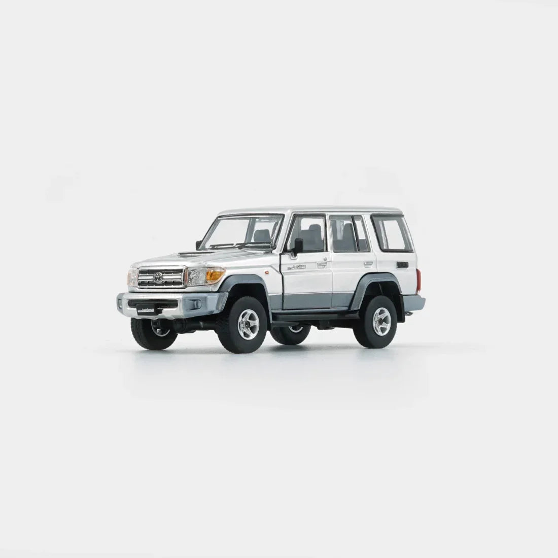 Toyota Land Cruiser LC76, 1:64 Scale (Silver) collectible diecast model at Poketwheels