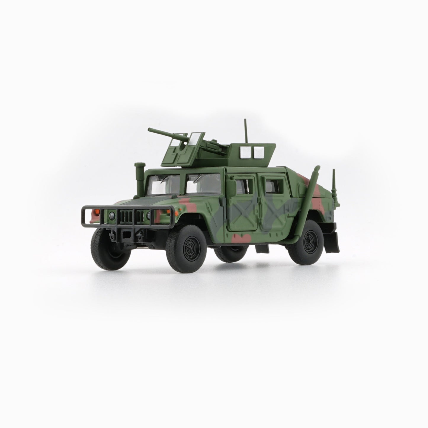 1:64 Humvee 4-CT – Woodland Camo with Stand Plate