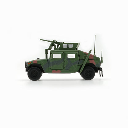 1:64 Humvee 4-CT – Woodland Camo with Stand Plate