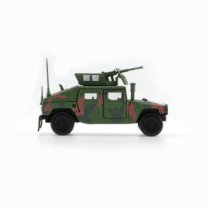 1:64 Humvee 4-CT – Woodland Camo with Stand Plate
