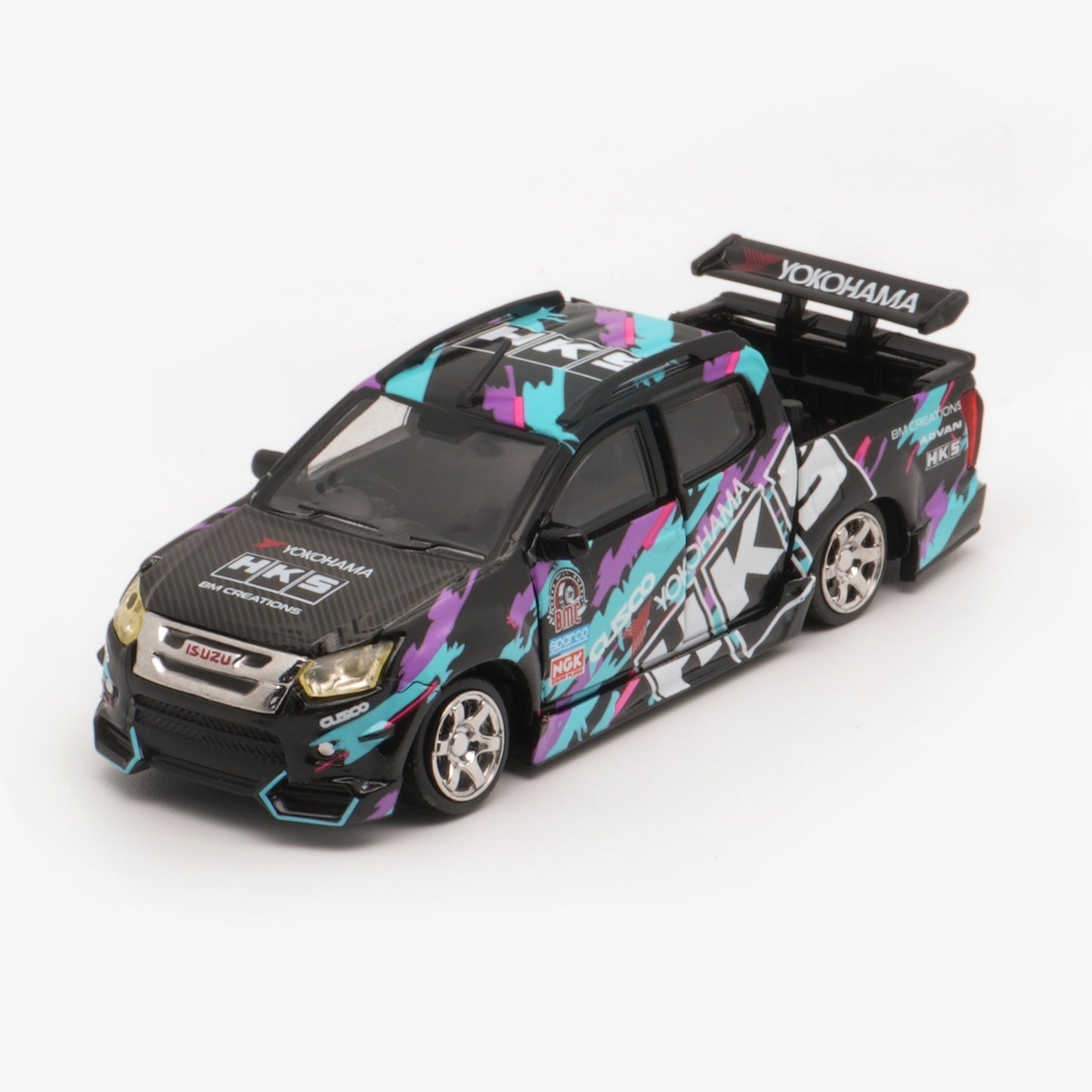 1:64 Isuzu D-Max 2018 Low Rider HKS (RHD) – TDE 2025 Edition