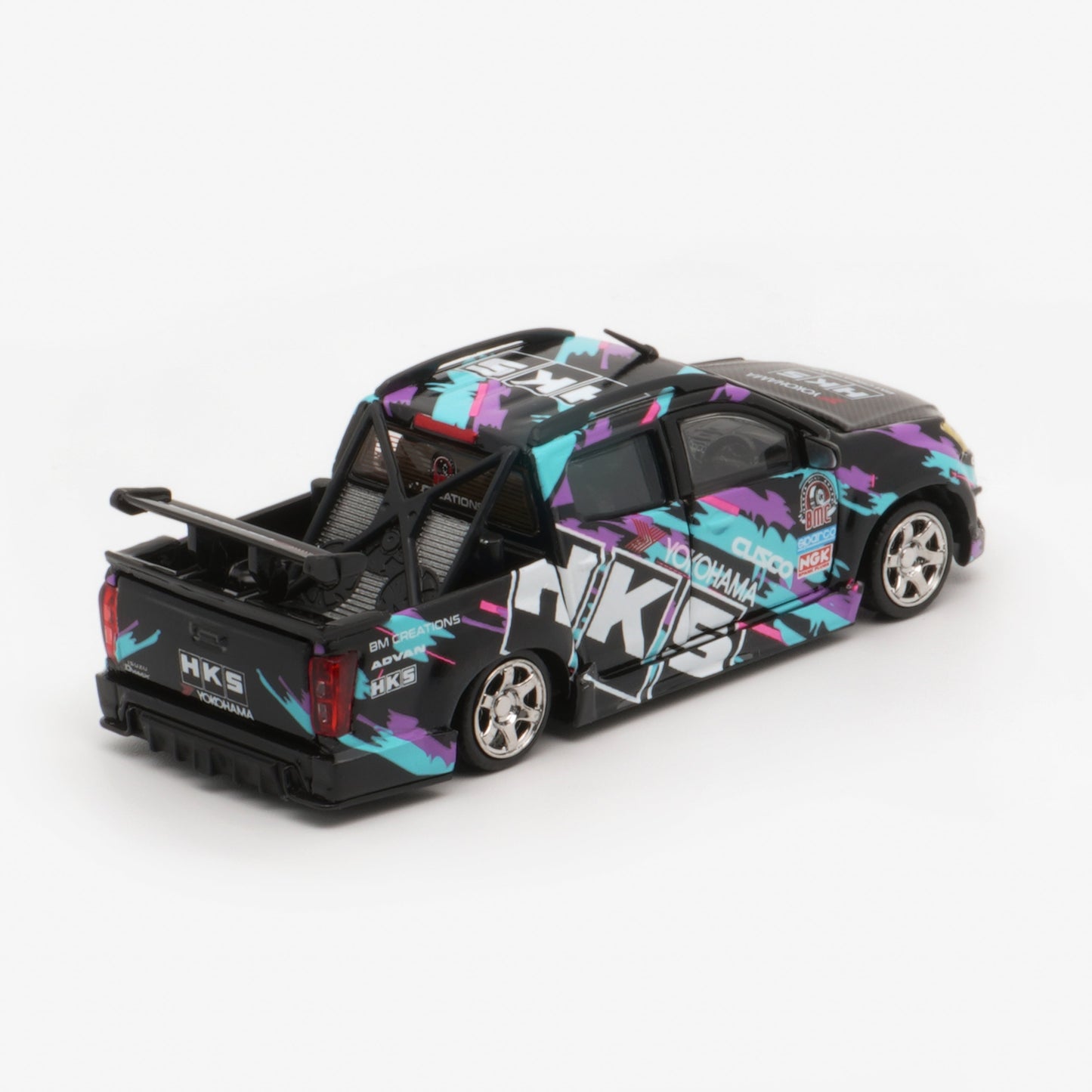 1:64 Isuzu D-Max 2018 Low Rider HKS (RHD) – TDE 2025 Edition