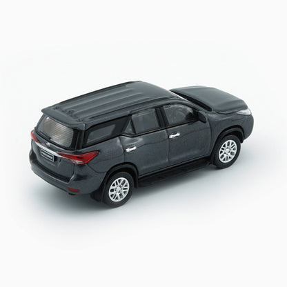 1:64 Toyota Fortuner 2018 – Silver (RHD)