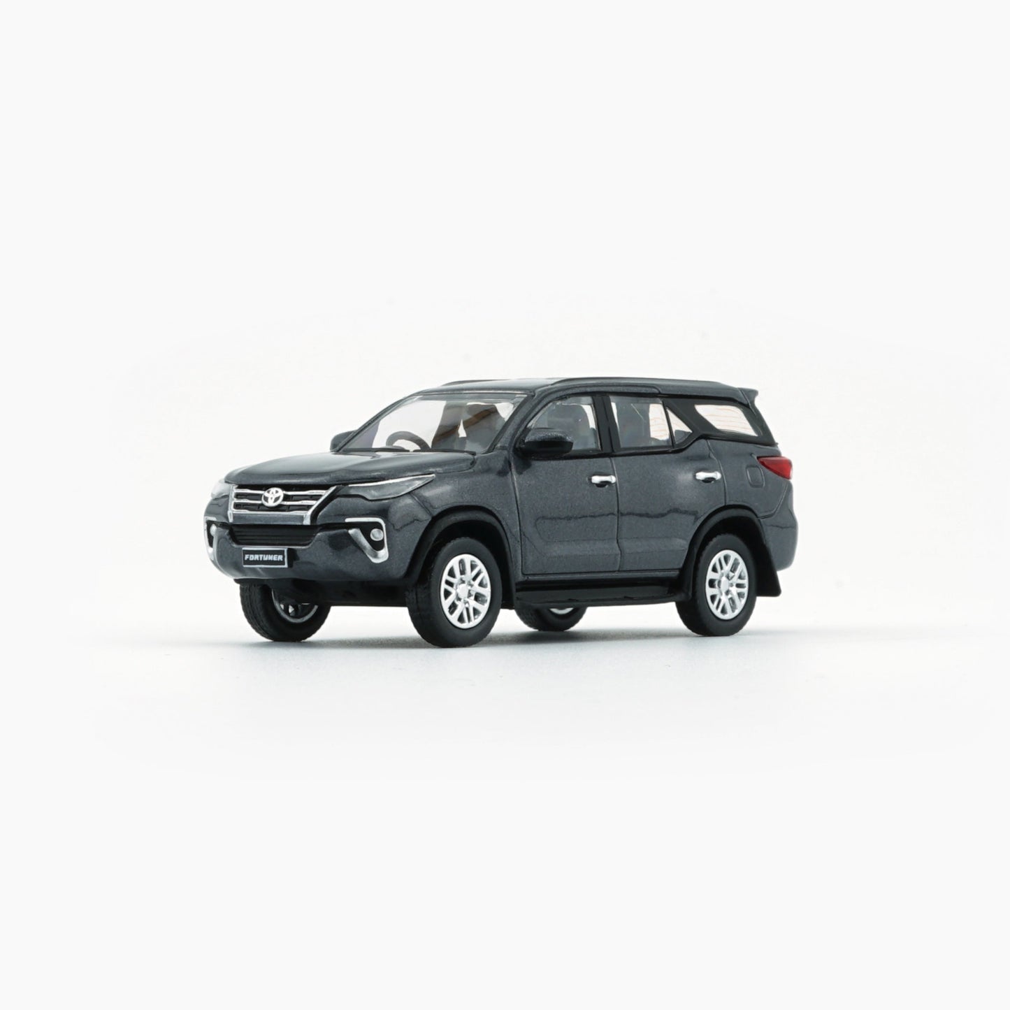 1:64 Toyota Fortuner 2018 – Silver (RHD)