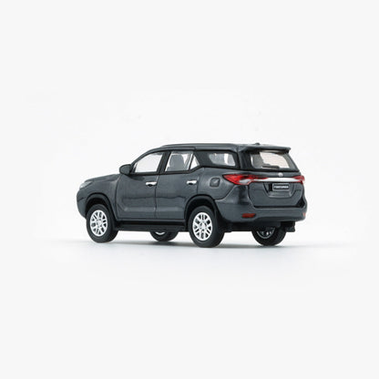 1:64 Toyota Fortuner 2018 – Silver (RHD)