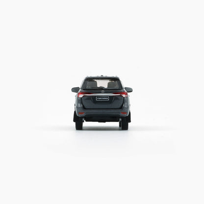 1:64 Toyota Fortuner 2018 – Silver (RHD)