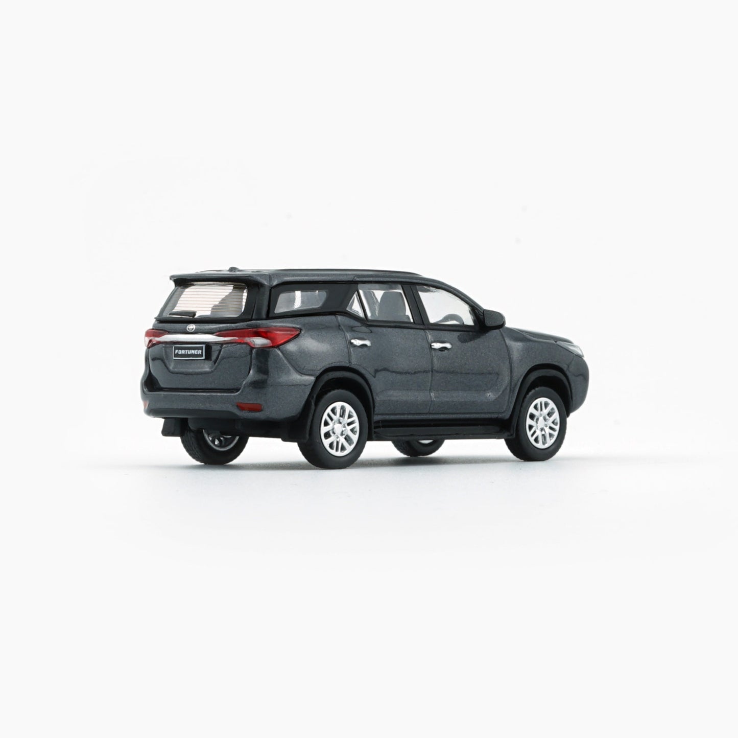 1:64 Toyota Fortuner 2018 – Silver (RHD)