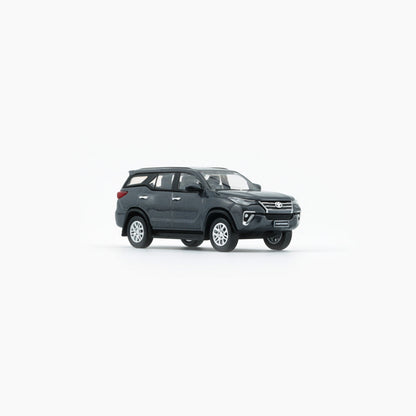 1:64 Toyota Fortuner 2018 – Silver (RHD)
