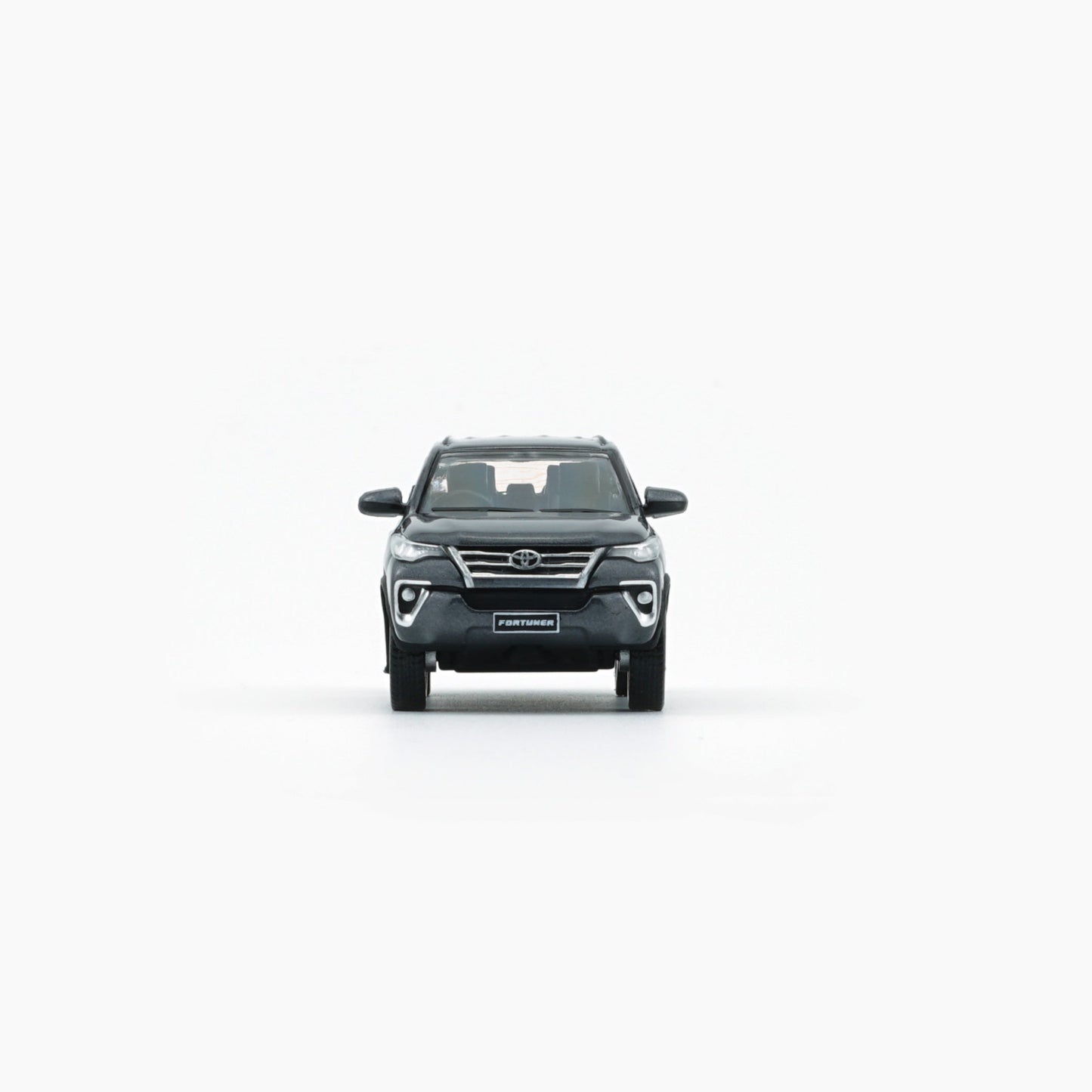 1:64 Toyota Fortuner 2018 – Silver (RHD)