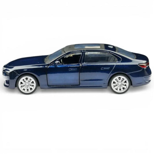 Premium scale diecast model car  – BMW I7, 1:43 Scale (Blue) Collectible