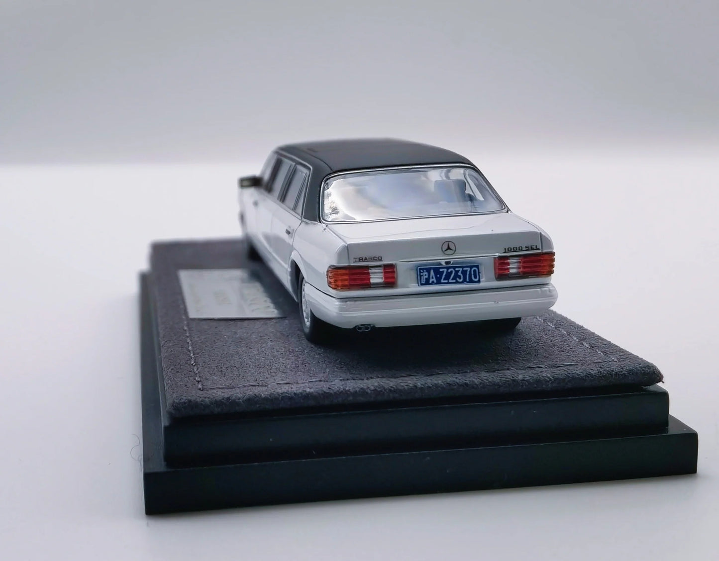 HEC 2026 The Art of Model Mercedes S-Class W126 Trasco 1000SEL Limousine White 1:64 Scale Diecast Model