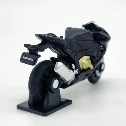 Takara Tomy Tomica No.04 Honda CBR 1000RR 1:32 Scale (Black)