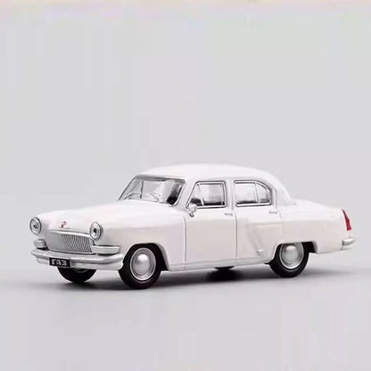 Perka GAZ-21 Volga White 1:64 Scale Diecast Model
