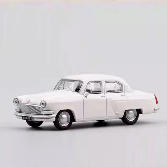 Perka GAZ-21 Volga White 1:64 Scale Diecast Model