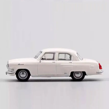 Perka GAZ-21 Volga White 1:64 Scale Diecast Model