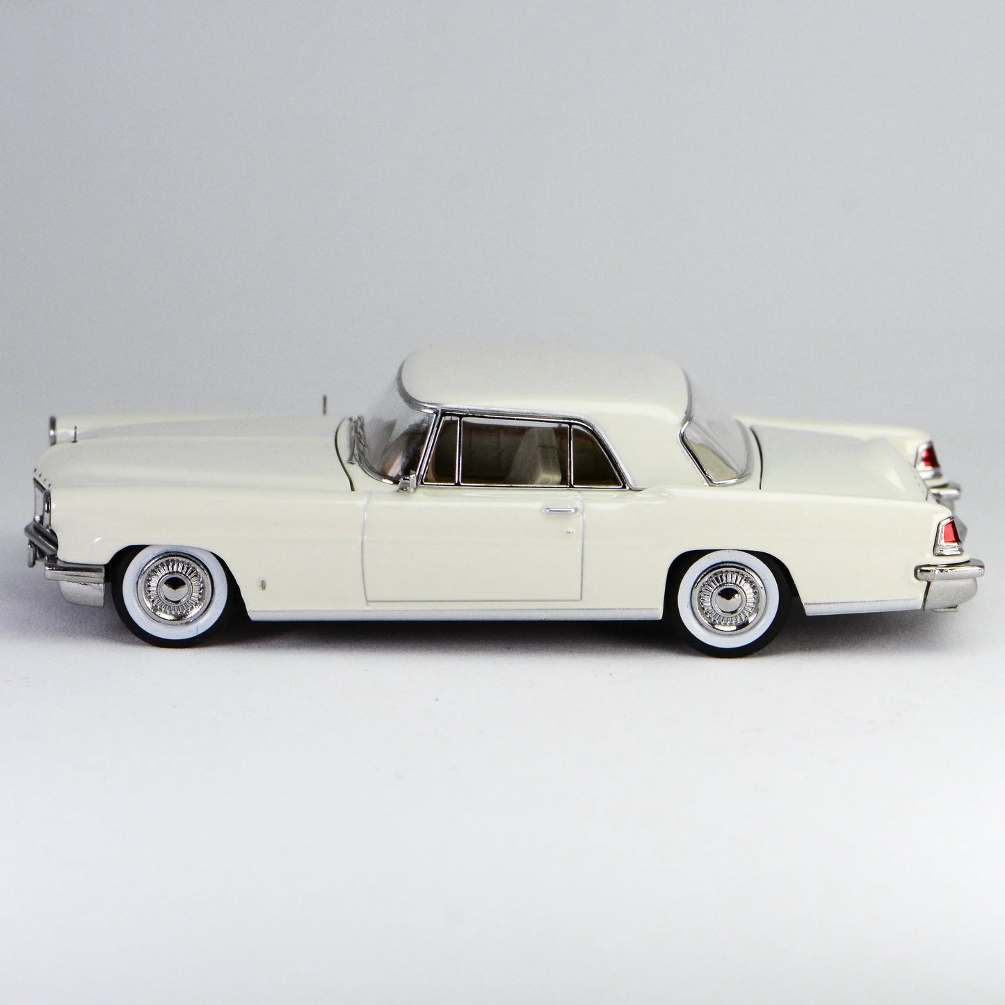 HEC 2026 GFCC Continental Mark II Elvis Presley's 1956 White 1:64 Scale Diecast Model