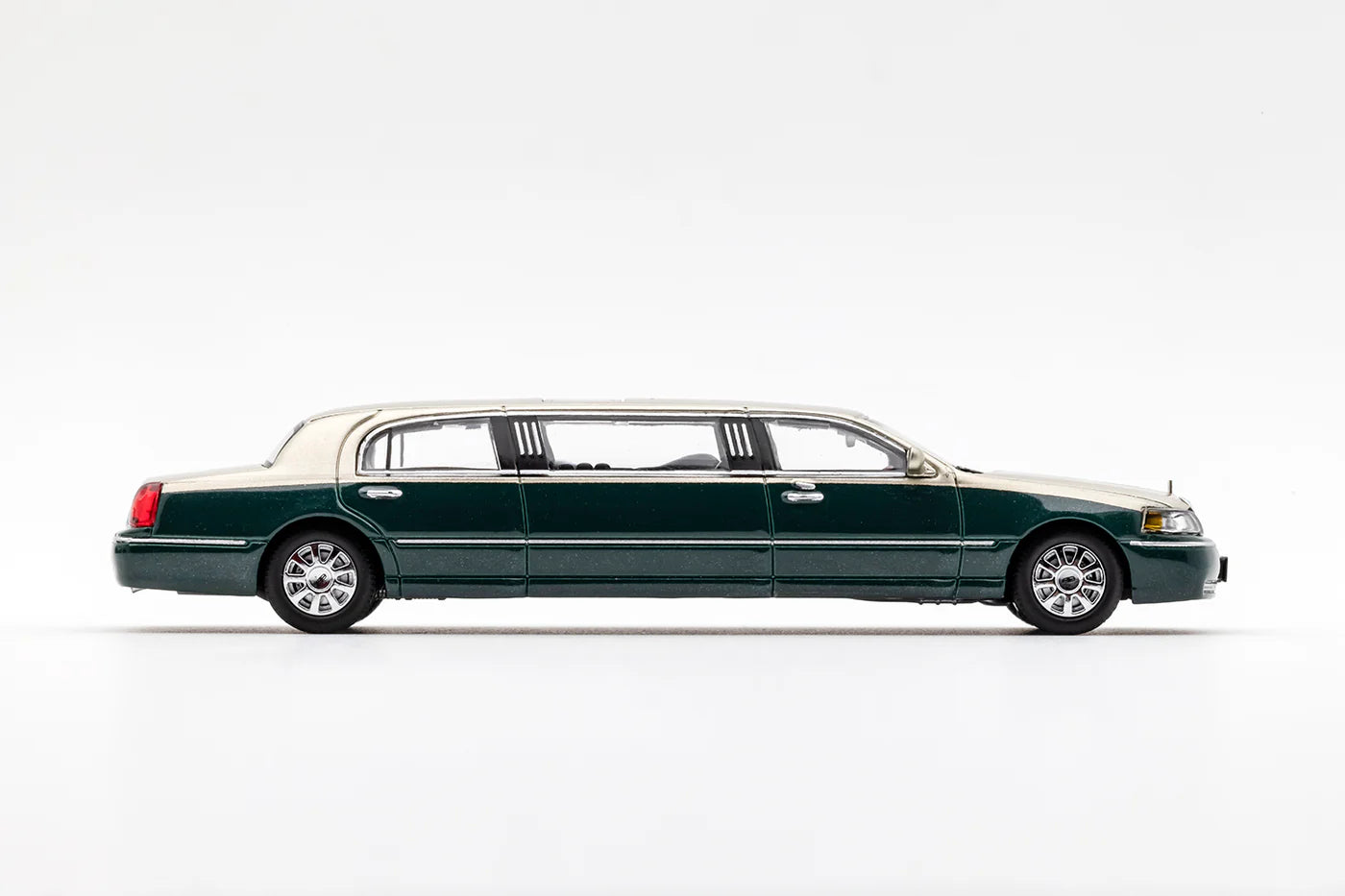 PRE-ORDER GCD Extended Lincoln Champagne Gold & Dark Green Two-Tone 1:64 Scale Diecast Model