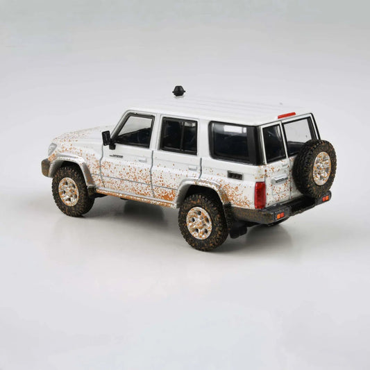 Premium scale diecast model car  – Toyota Land Cruiser 76 Off Road Effect LHD, 1:64 Scale (White) Collectible