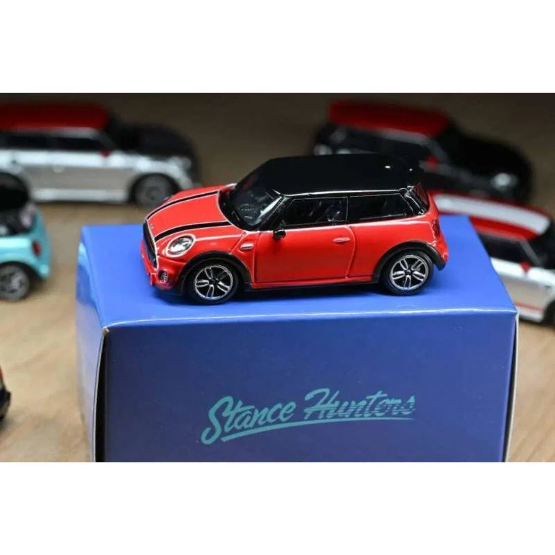 Mini Cooper Red with Black Roof Top, 1:64 Scale collectible diecast model at Poketwheels