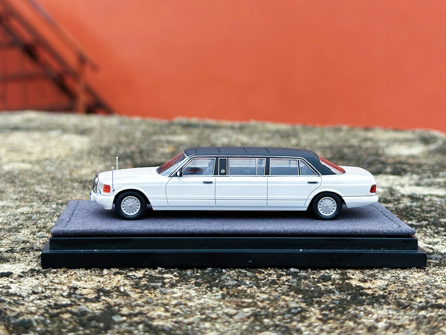 HEC 2026 The Art of Model Mercedes S-Class W126 Trasco 1000SEL Limousine White 1:64 Scale Diecast Model