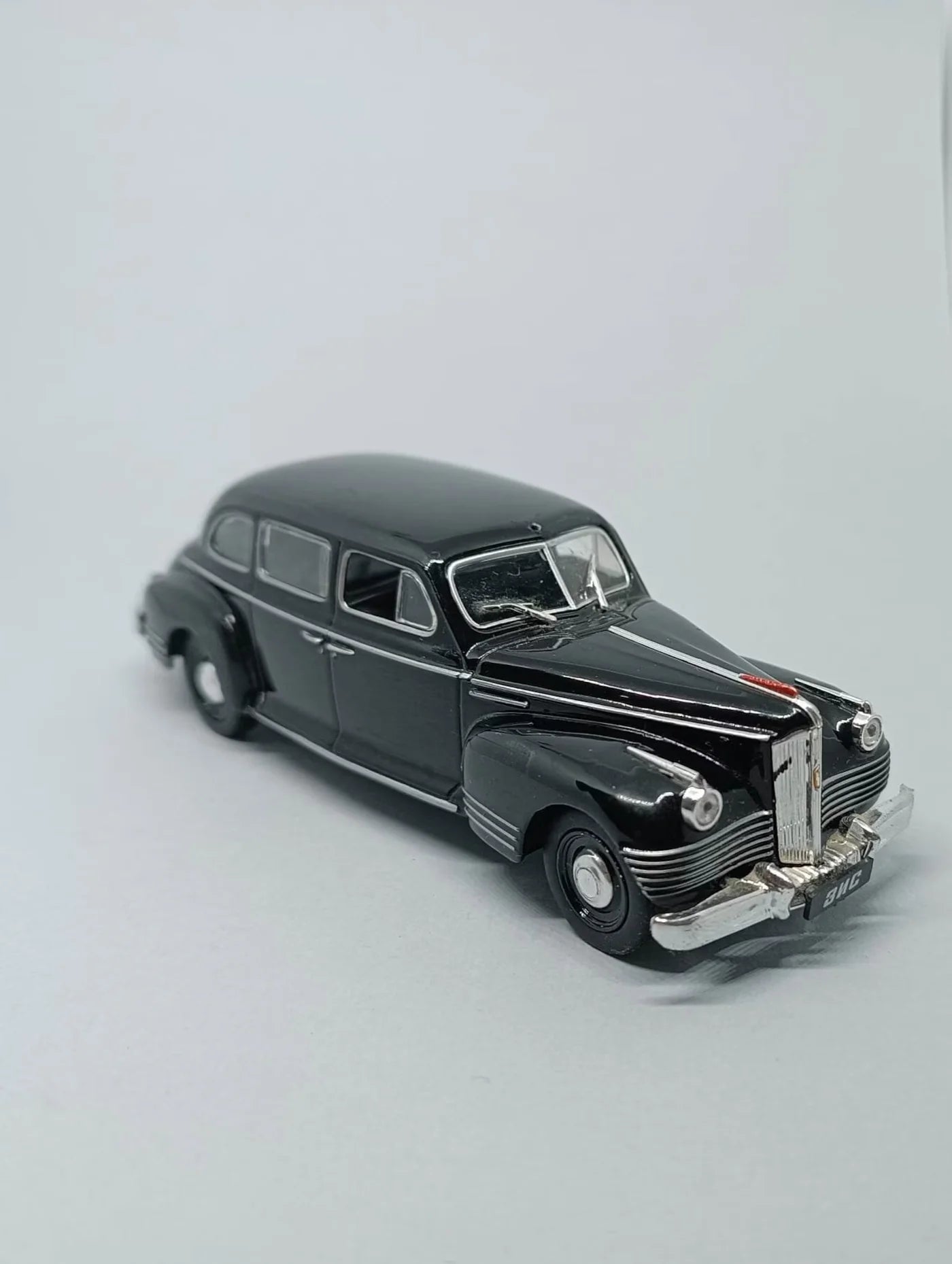 Perka ZIS-110 Ultra Luxury Limousine Black 1:64 Scale Diecast Model