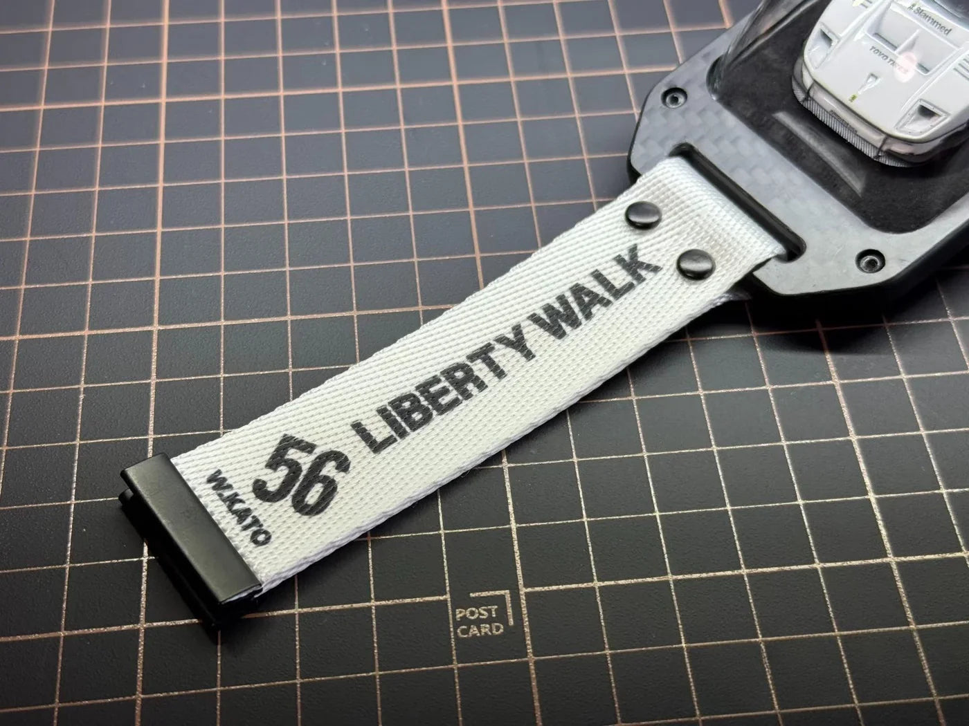 INNO64 Liberty Walk F40 D/STANDS White Chase Car 1:64 Scale Diecast Model (HEC 2026)