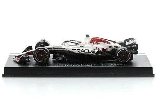 F1 Oracle Red Bull Racing (Max Verstappen), 1:64 Scale (White) collectible diecast model at Poketwheels